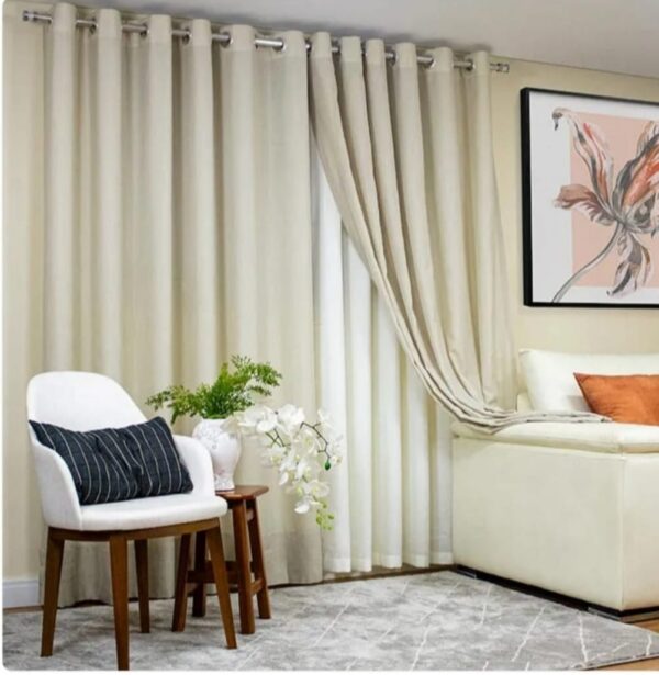 Cortinas prontas de ilhoses em Gaze de linho sintético com forro microfibra